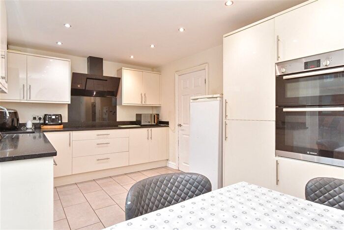 3 Bedroom Terraced House For Sale In Southwark Road, Strood, Rochester, Kent, ME2