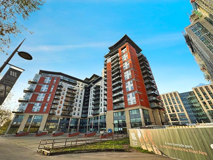 2 Bedroom Flat To Rent In Riverside Way, Leeds, West Yorkshire, LS1