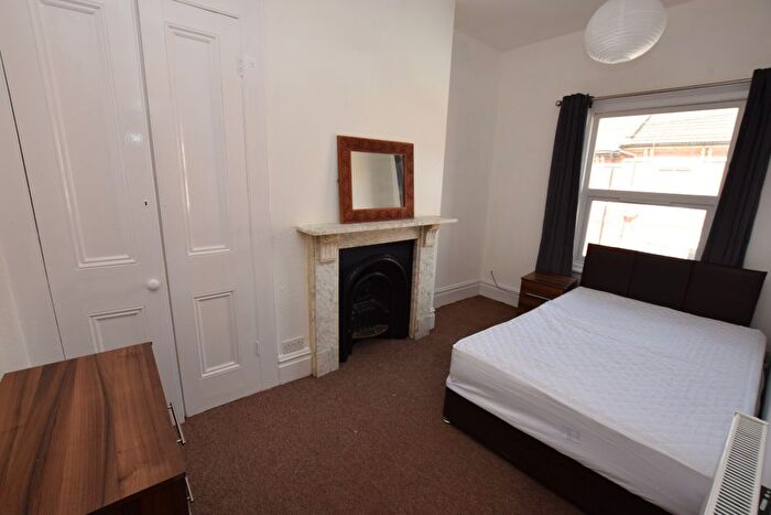 1 Bedroom Flat To Rent In St Pauls Road, Semilong, Northampton, NN2