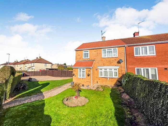 3 Bedroom Semi-Detached House For Sale In Willow Brook Road, Corby, NN17