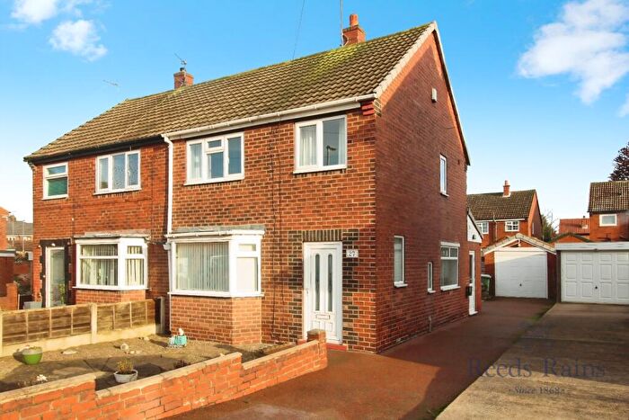 3 Bedroom Semi Detached House For Sale In Park Grove, Swillington, Leeds, West Yorkshire, LS26