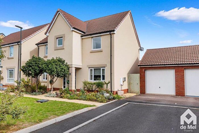 4 Bedroom Detached House For Sale In Pastures Avenue, Bishops Cleeve, Cheltenham, GL52