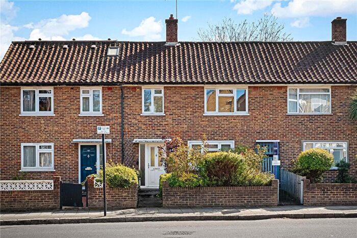 3 Bedroom Terraced House For Sale In Sarsfeld Road, London, SW12