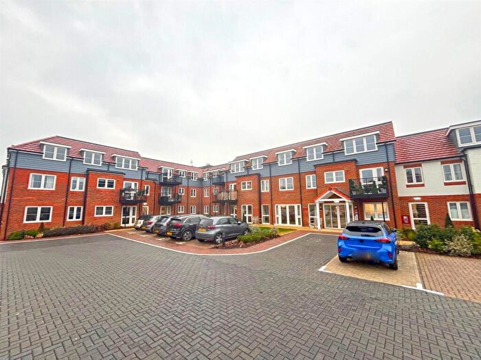 1 Bedroom Flat For Sale In - High Street, Rainham, Gillingham, ME8