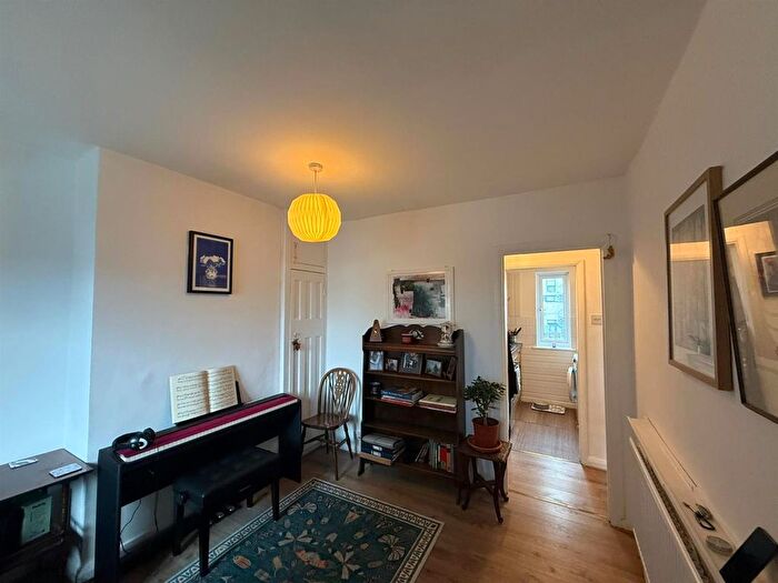 1 Bedroom Flat To Rent In Albany Road, London, E10