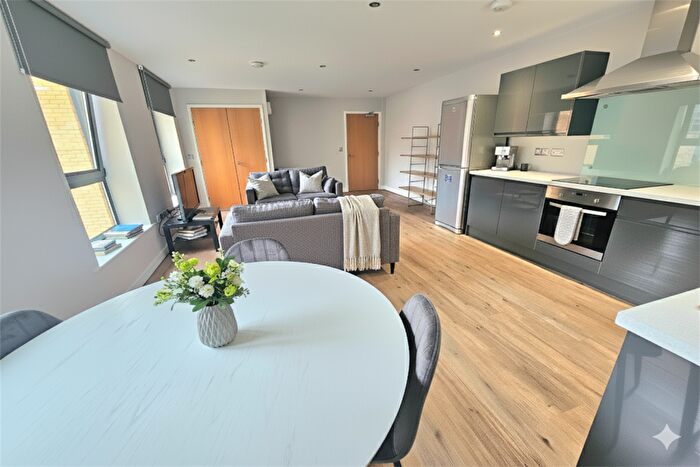 4 Bedroom Apartment To Rent In West One Reflect, City Centre, S1
