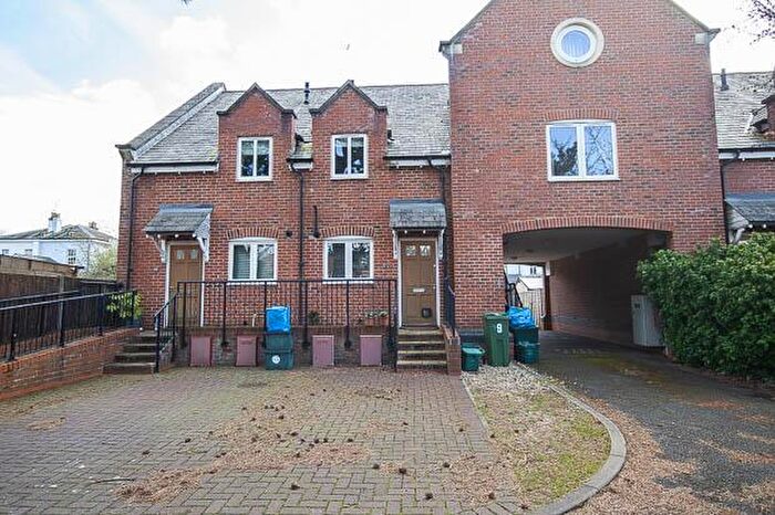 2 Bedroom Property For Sale In College Gate, Cheltenham, GL53