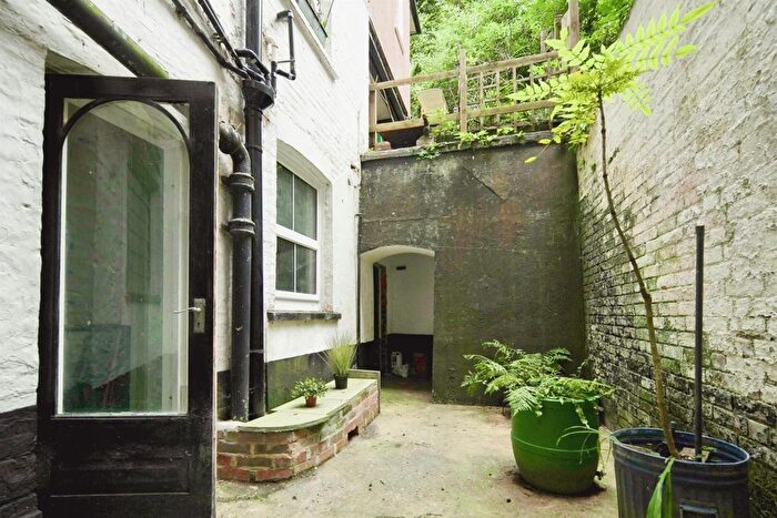 2 Bedroom Flat For Sale In Marina, St. Leonards-On-Sea, TN38