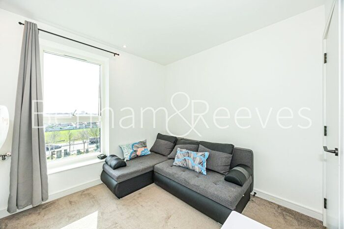 2 Bedroom Flat To Rent In Edwin House, Accolade Avenue, UB1