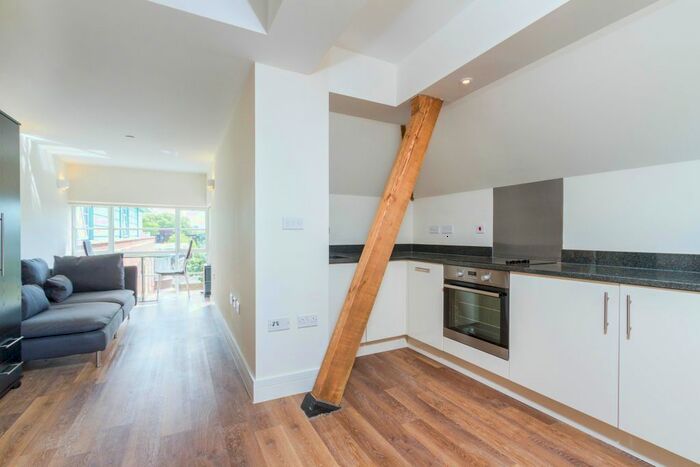 Studio To Rent In Turnham Green Terrace, London W4