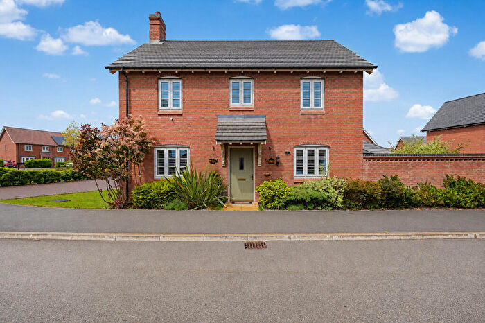 3 Bedroom Detached House For Sale In Lee Drive, Houlton, Rugby, CV23