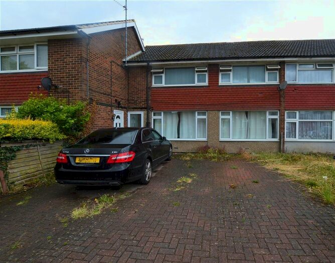 2 Bedroom Maisonette To Rent In The Green, Chalvey, Slough, SL1
