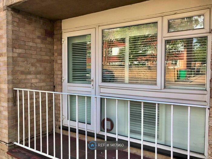 2 Bedroom Flat To Rent In Eaton Road, Sutton, SM2