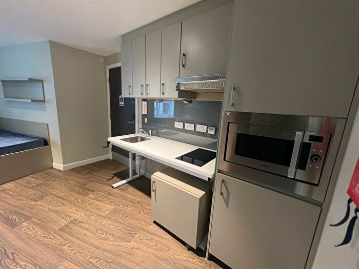 1 Bedroom House To Rent In Urban Study Melbourne, NE1