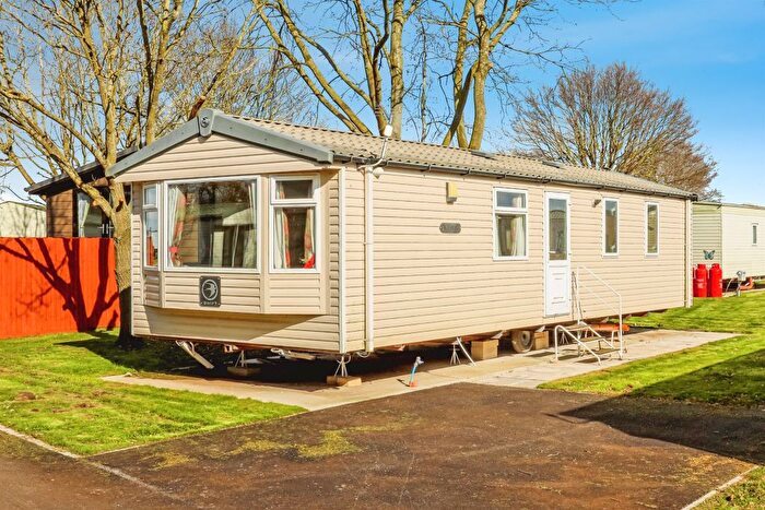 2 Bedroom Park Home For Sale In Manor House, Church Laneham, Retford, DN22