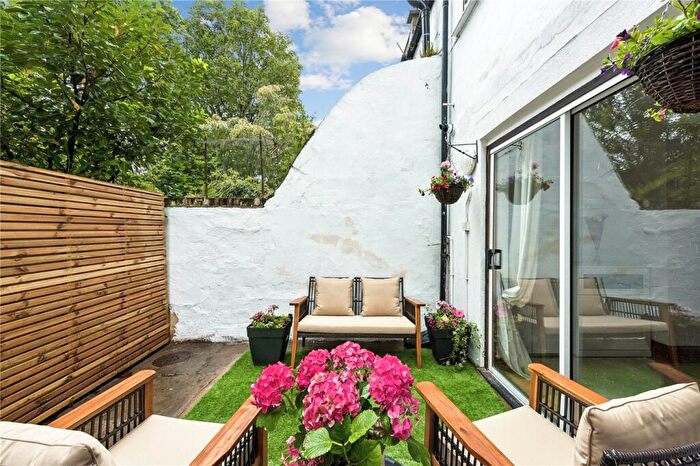 1 Bedroom Apartment For Sale In Offord Road, London, N1 - Photo 11