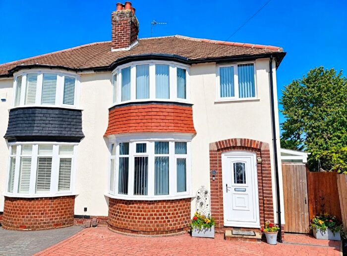 3 Bedroom Semi-Detached House For Sale In Ash Terrace, Tividale, Oldbury, B69