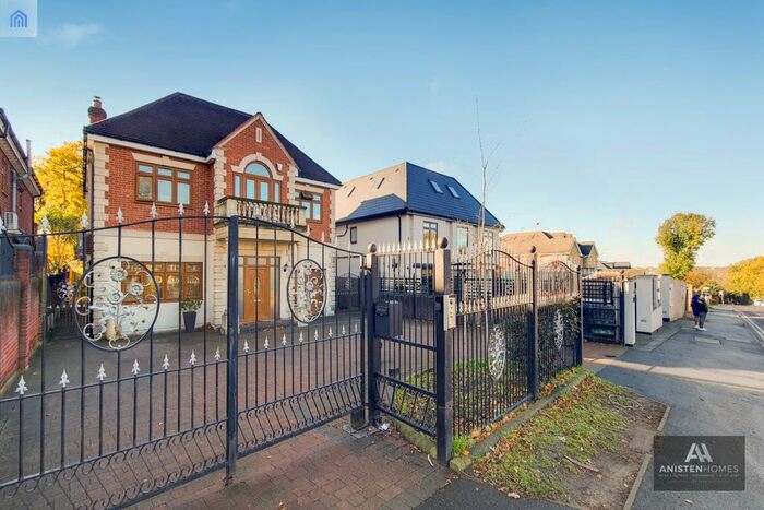 5 Bedroom Detached House To Rent In Tomswood Road, Chigwell IG7