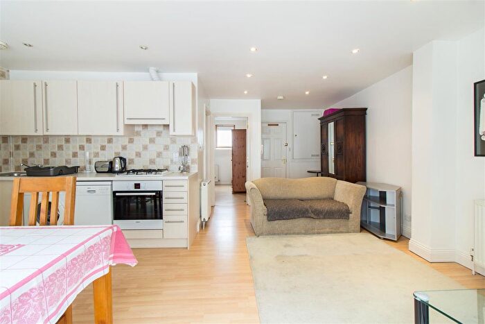 1 Bedroom Flat To Rent In Chiswick High Road, Chiswick, W4