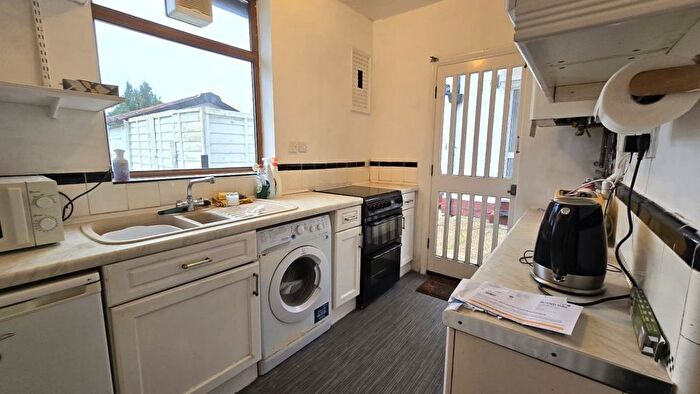 2 Bedroom Bungalow To Rent In Sheldon Avenue, Ilford, IG5