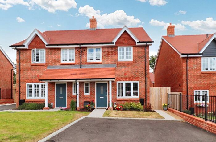 3 Bedroom Semi-Detached House For Sale In Powell Road, Wickham, PO17