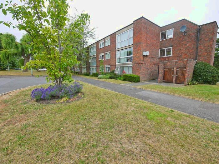 2 Bedroom Flat To Rent In Hawkesworth Close, Northwood, HA6