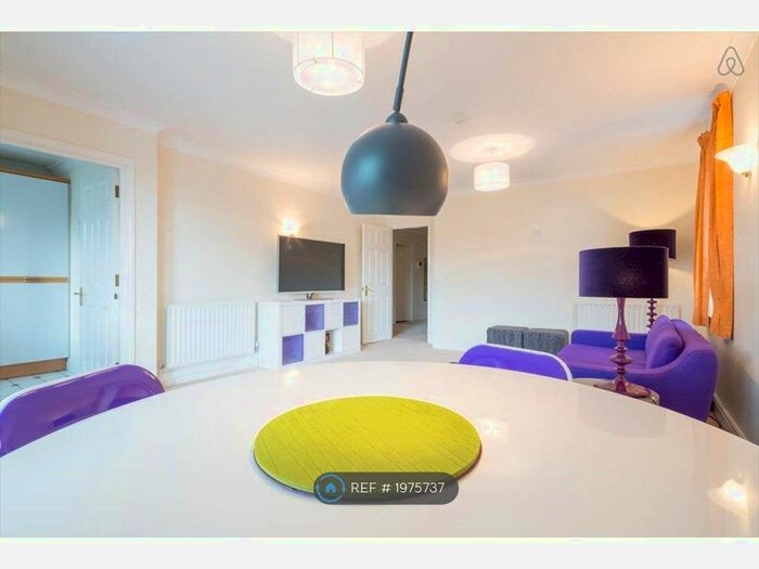 2 Bedroom Flat To Rent In Mariners Way, Cambridge, CB4