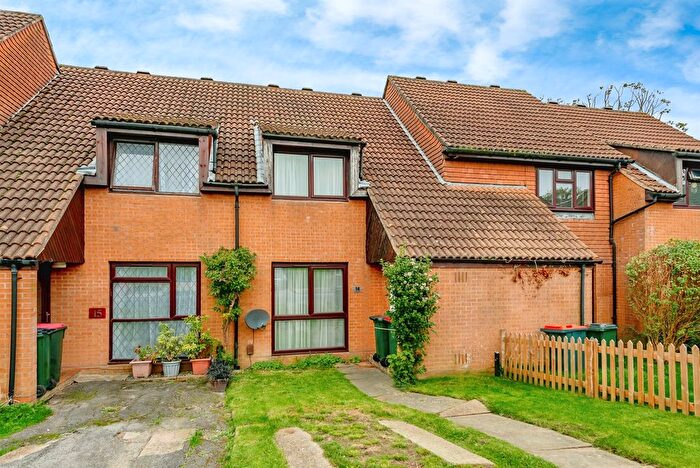 2 Bedroom Terraced House For Sale In Moor Park Crescent, Ifield, Crawley, RH11