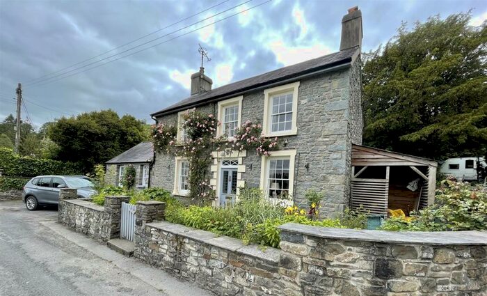 4 Bedroom Detached House For Sale In Talley, Llandeilo, SA19