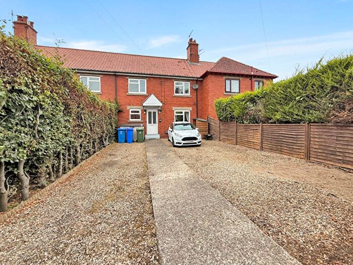 3 Bedroom Terraced House For Sale In Seamer Road, East Ayton, Scarborough, YO13