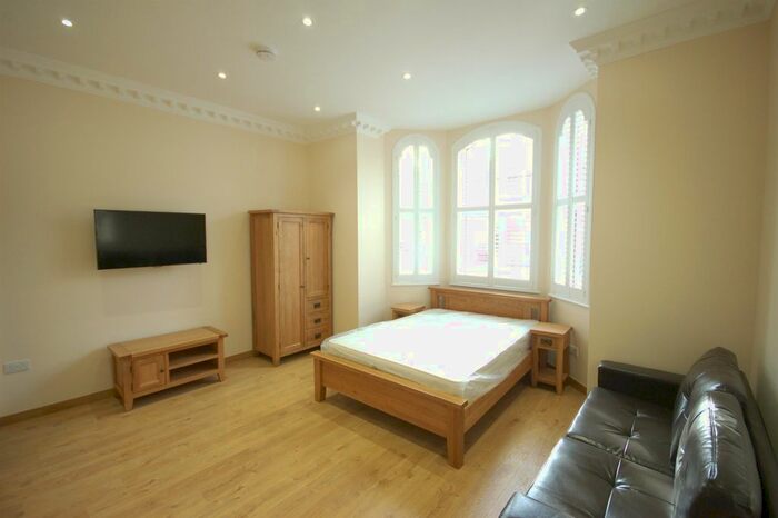 1 Bedroom Studio To Rent In Russell Street, Reading, RG1