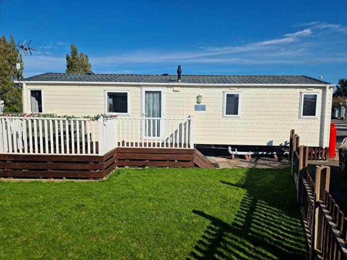 2 Bedroom Mobile/park Home For Sale In Penrefail Crossroads, Abergele, LL22