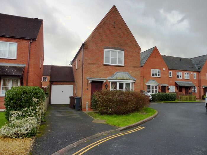 3 Bedroom Detached House To Rent In Ivy Way, Watersmeet, Dickens Heath, B90