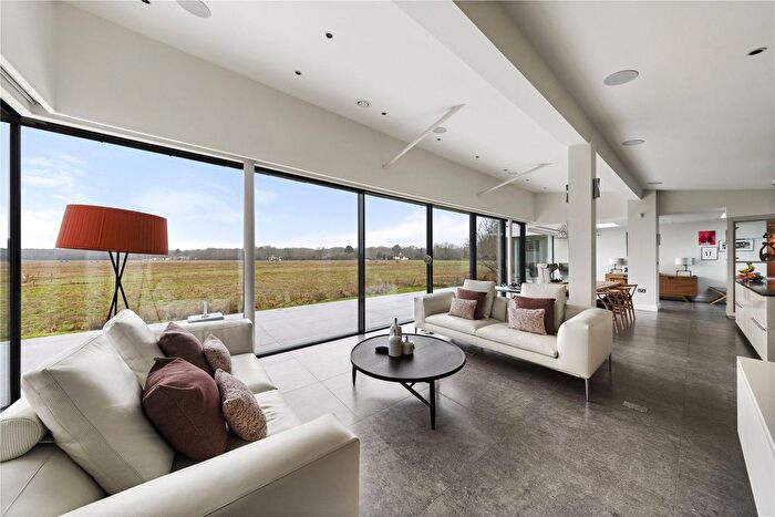 3 Bedroom Detached House For Sale In Robin Hood Lane, Sutton Green, Surrey, GU4