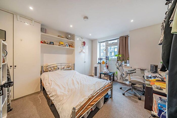 3 Bedroom Flat For Sale In Charnock House, Shepherd's Bush, London, W12