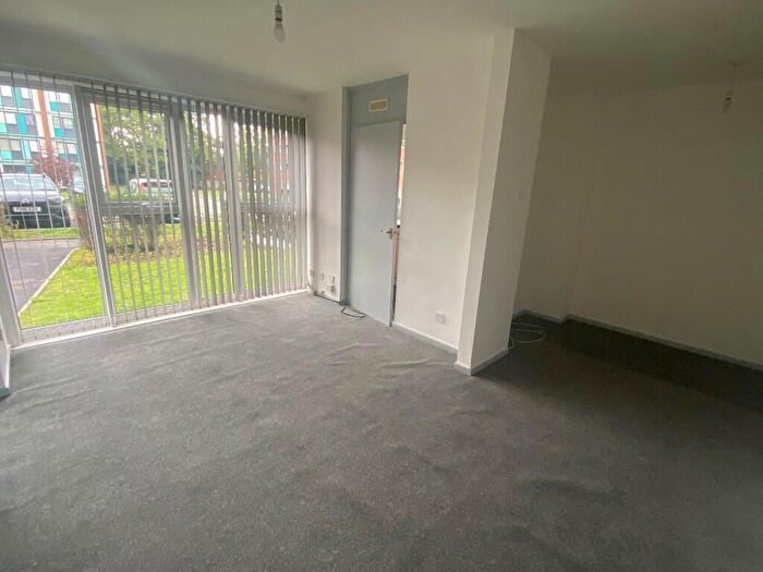 Flat To Rent In Pytchley House, Browns Green, Birmingham, B20