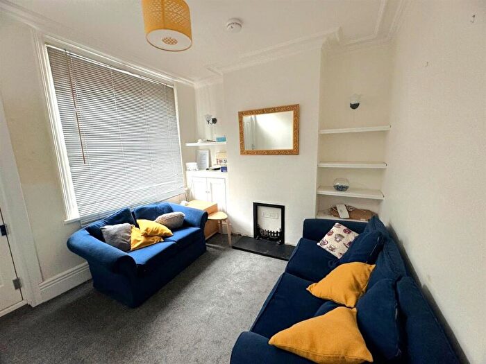 3 Bedroom Terraced House To Rent In Neill Road, S11