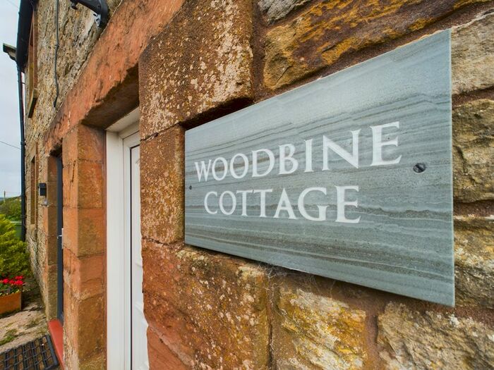 3 Bedroom Cottage To Rent In Lambley, Brampton, CA8