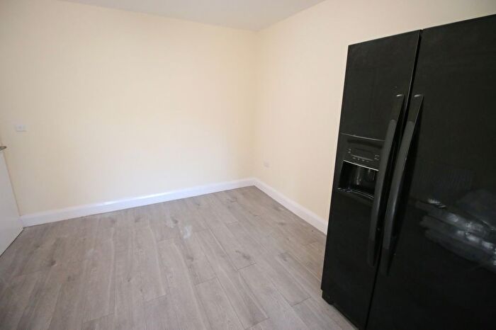 6 Bedroom Terraced House To Rent In Staines Road, Feltham, Greater London, TW14