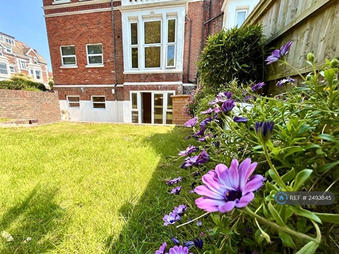 3 Bedroom Flat To Rent In Craneswater Apartments, Southsea, PO4