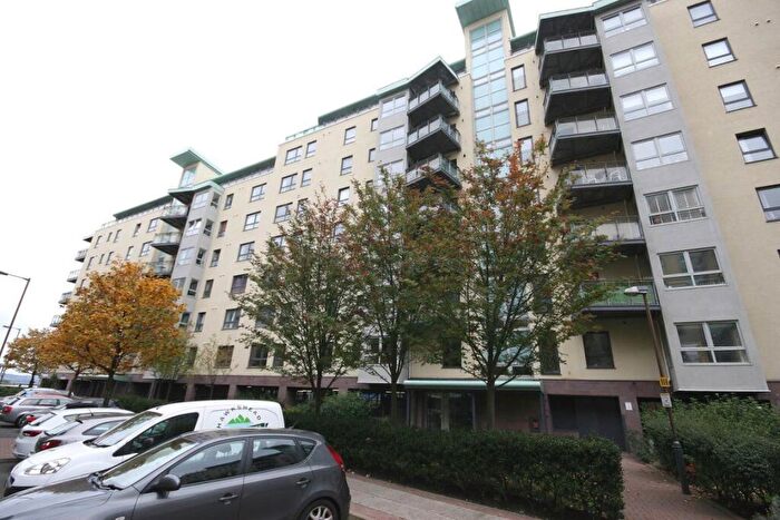 2 Bedroom Flat To Rent In Portland Gardens, Leith, Edinburgh, EH6