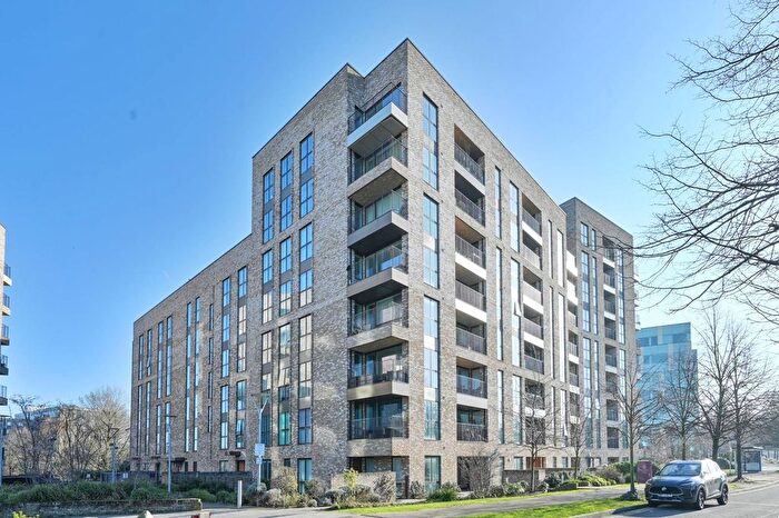 3 Bedroom Flat For Sale In Lakeside Drive, Park Royal, London, NW10