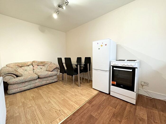 1 Bedroom Flat To Rent In Hendon Lane, Finchley, N3