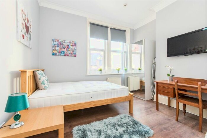 Studio To Rent In Chillingham Road, Heaton, Newcastle Upon Tyne, NE6