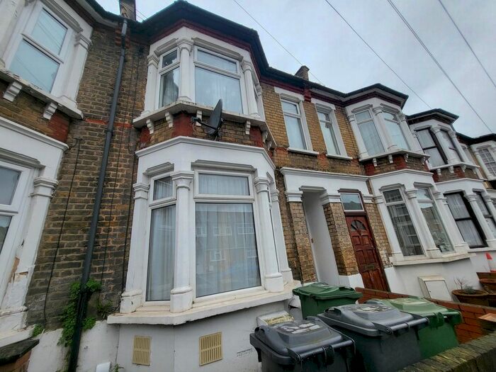 1 Bedroom Flat To Rent In Salcombe Road, Walthamstow, E17