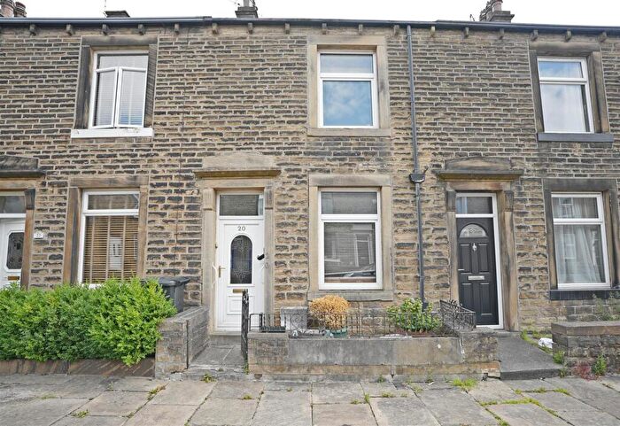 3 Bedroom Terraced House To Rent In Kliffen Place, Halifax, HX3