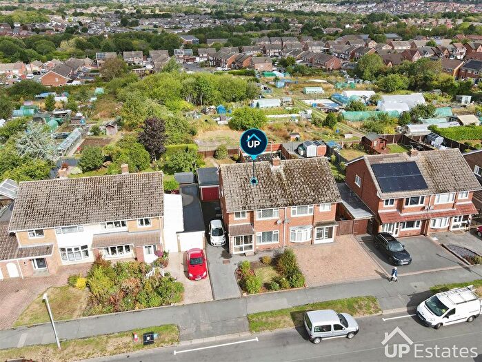3 Bedroom Semi-Detached House For Sale In Wiclif Way, Stockingford, Nuneaton, CV10