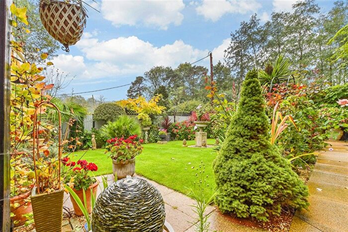 4 Bedroom Detached House For Sale In Three Fields Road, Tenterden, Kent, TN30