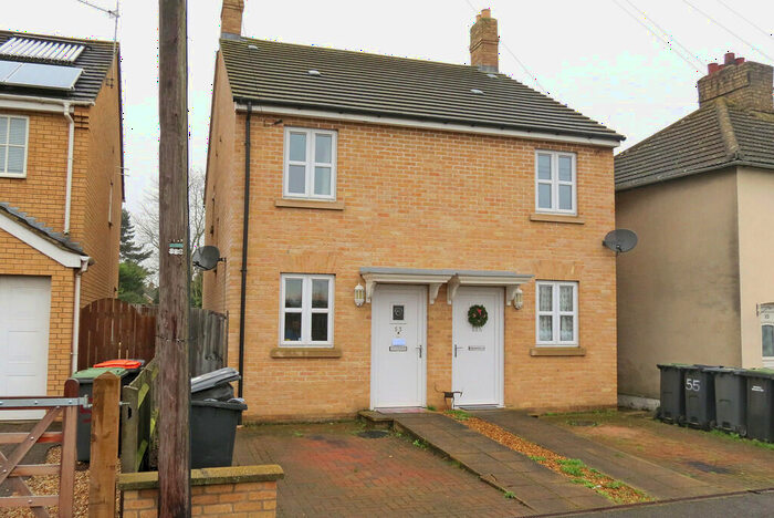 2 Bedroom Semi-Detached House To Rent In Great North Road, Wyboston, MK44