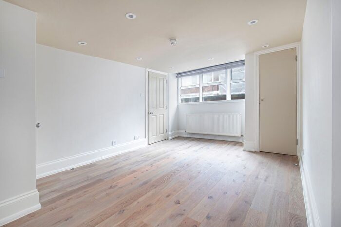 1 Bedroom Flat To Rent In Gerrard Street, Chinatown, W1D